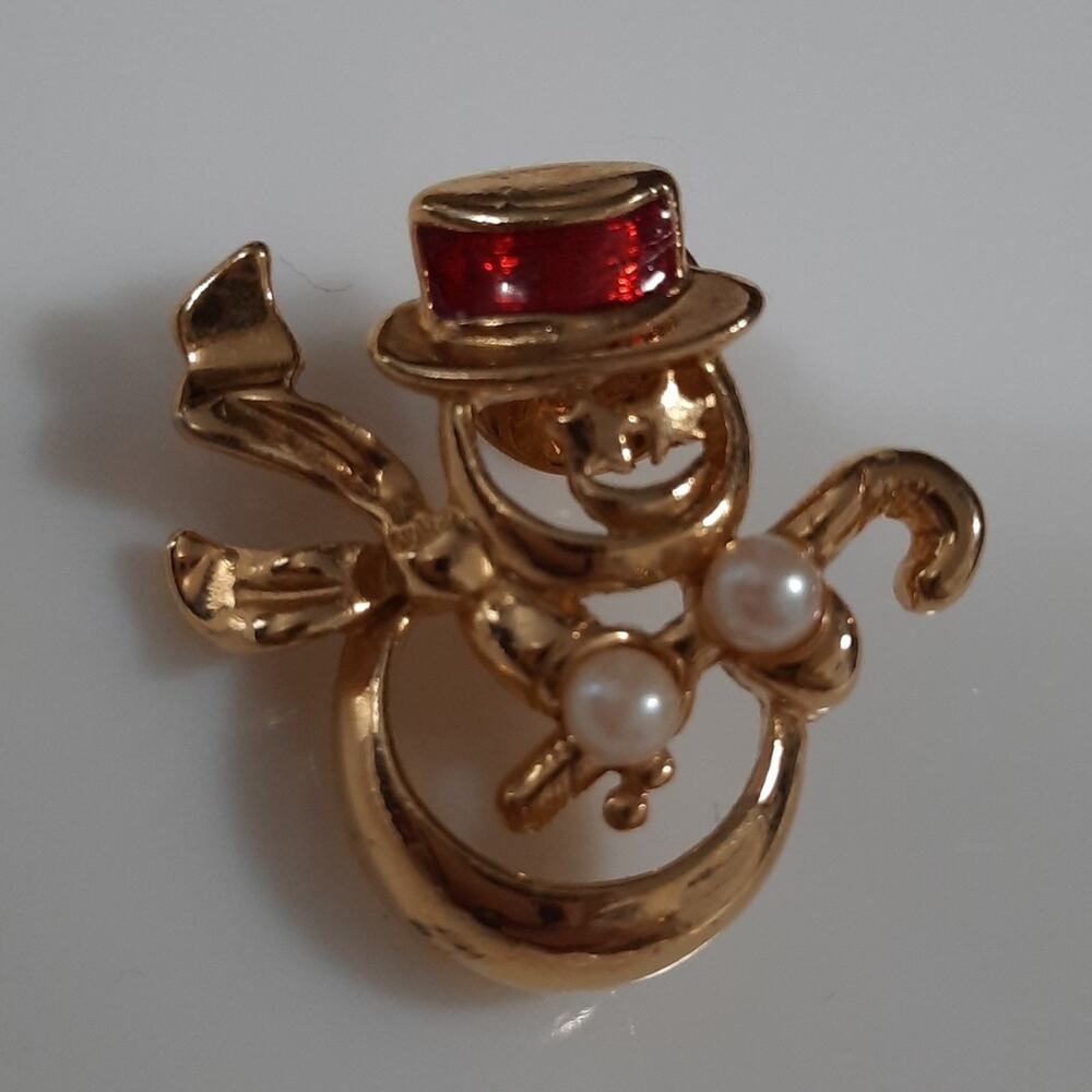 Snowman Lapel Pin Tie Tack‎ Gold Tone with Red Enamel and Acrylic Pearl Accents